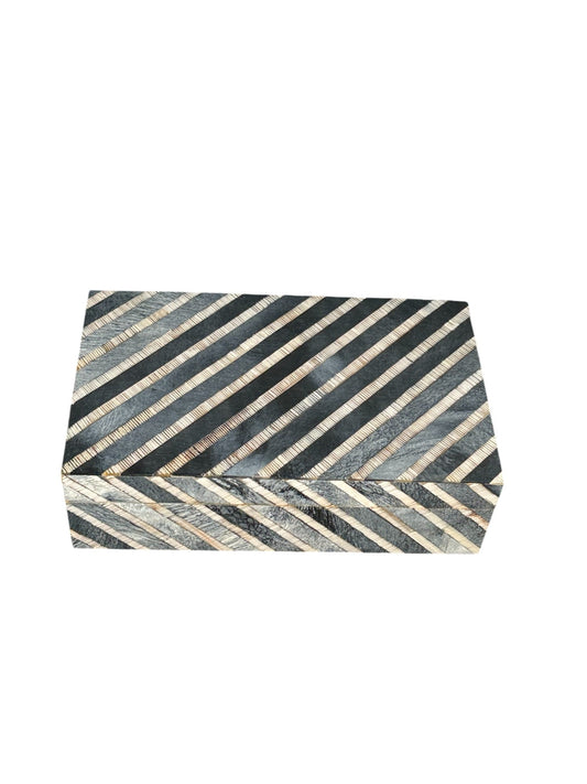 Diagonal Horn/Bone Striped Box - The Art of Broken Pieces
