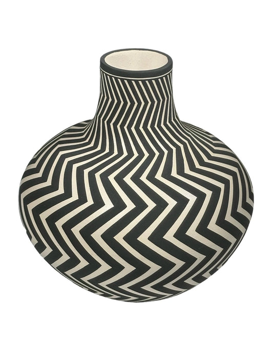 Paula Estevan - Acoma - Black/White Seed Pot - The Art of Broken Pieces