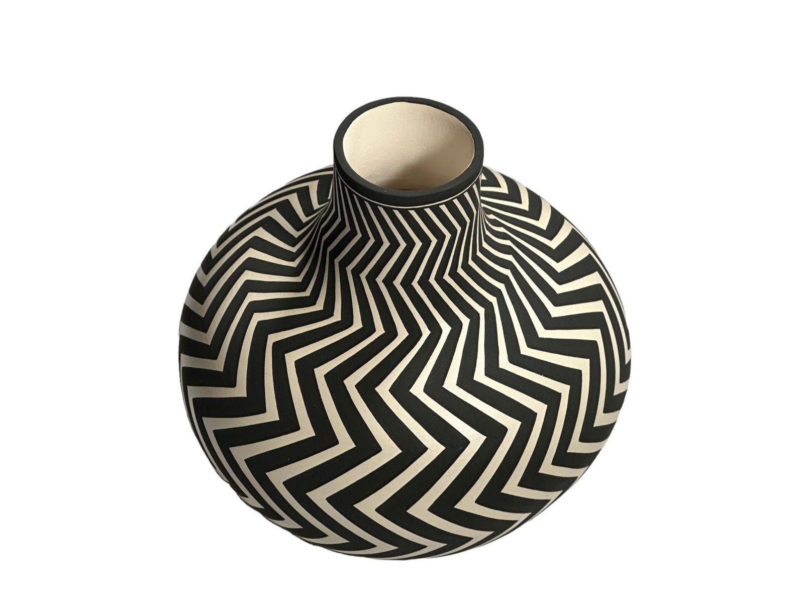 Paula Estevan - Acoma - Black/White Seed Pot - The Art of Broken Pieces