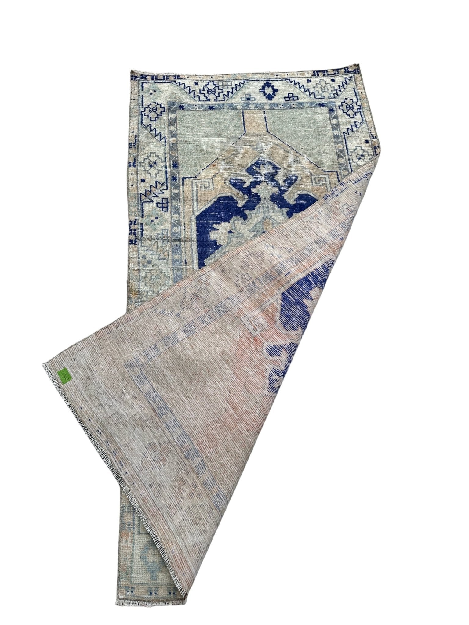 Turkish Taspinar Vintage Rug - The Art of Broken Pieces